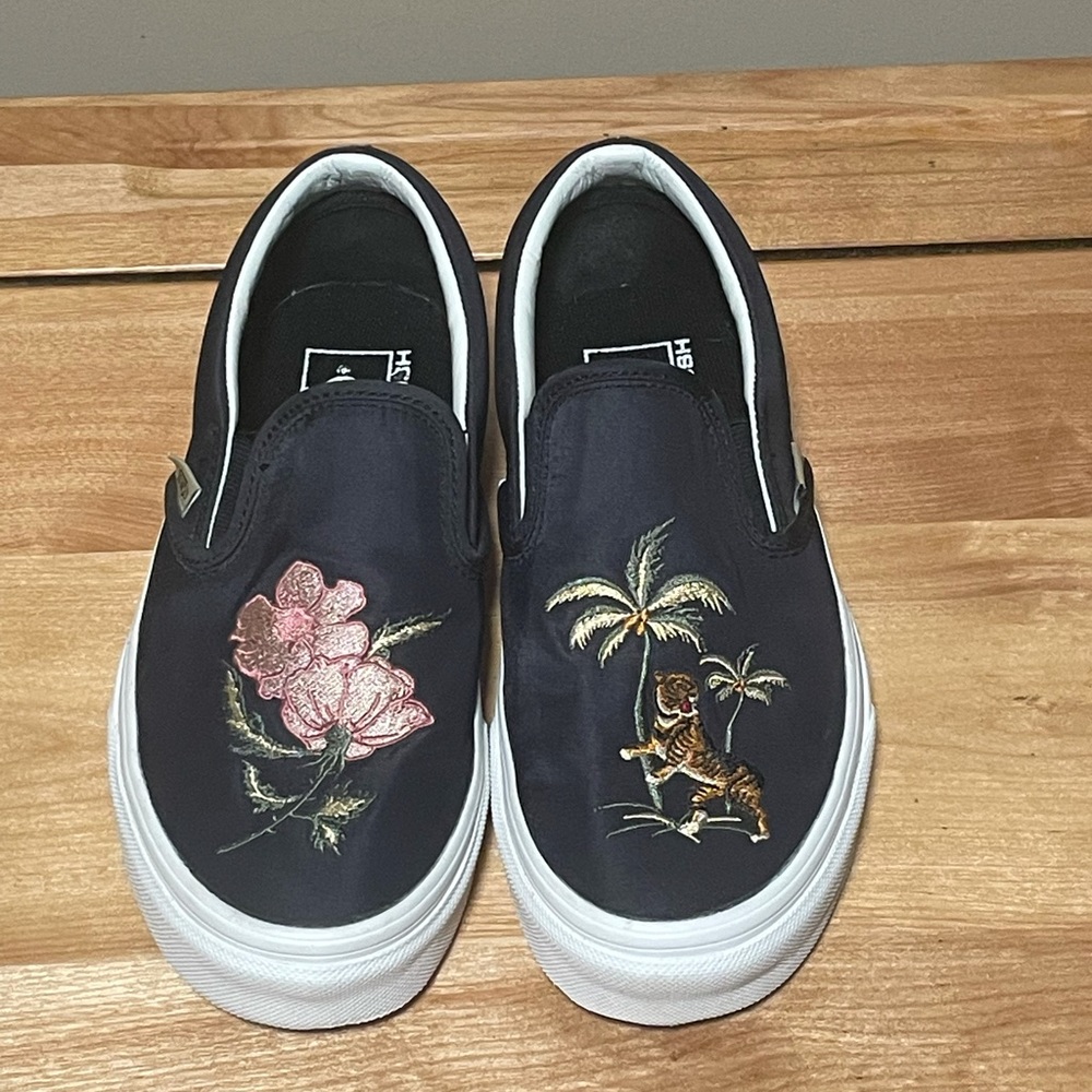 Slip-On Embroidered Floral & Tiger Canvas Sneakers - Black